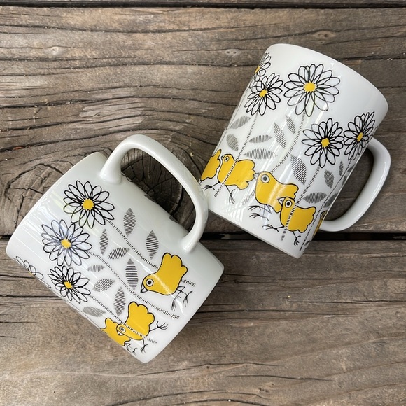 Vintage Coffee Mugs With Yellow Chicks & Daisies :: Set of 2 - Picture 10 of 11